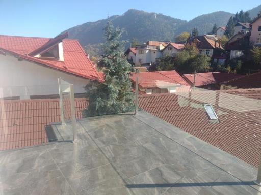 Roca House - Housity