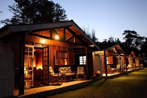 Chalé Hibisco Amarelo - Housity