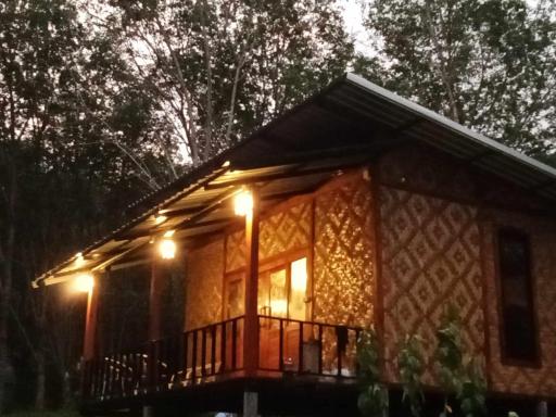 Koh Mook Bamboo Bungalows - Housity