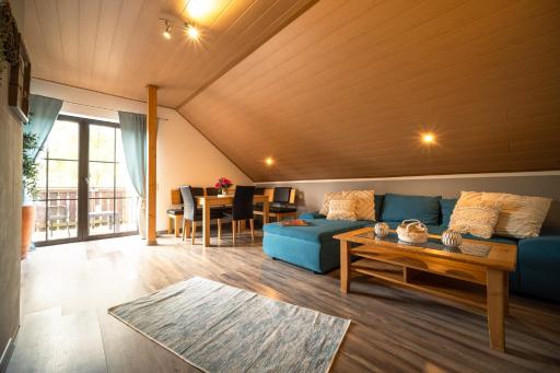 Balkon Zimmer - Apartment - Housity