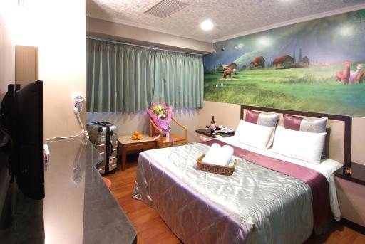 Left Bank Hotel - Housity