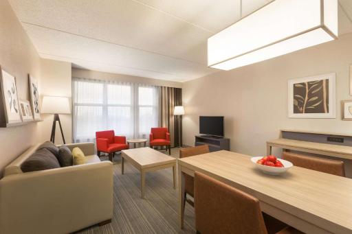 Country Inn & Suites by Radisson, Bloomington at Mall of America, MN - Housity