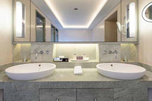 Suvretta House - Housity