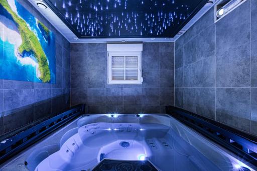 Gites Spa Strasbourg - Villa Ours - SPA Privé, Sauna, Borne d'arcade, Babyfoot - Housity