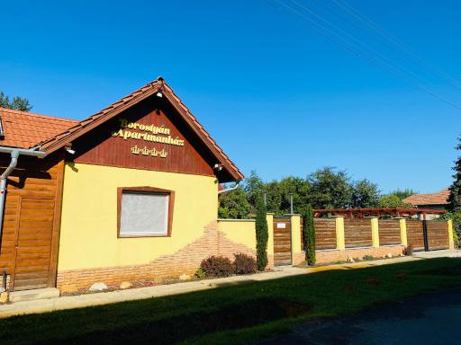Borostyán Apartmanház - Housity