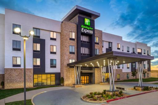 Holiday Inn Express & Suites Amarillo West, an IHG Hotel - Housity