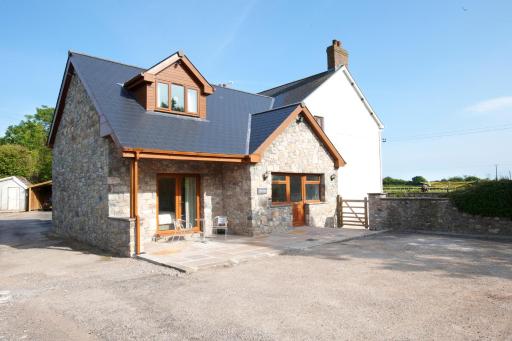 Ballas Farm Country Guest House - Housity