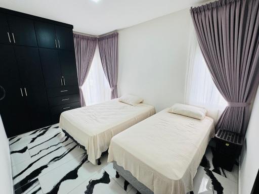 Hermosa casa moderna con piscina - Housity