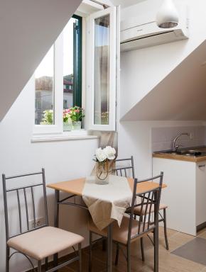 La Perla Luxury Apartments - Housity
