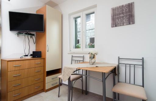 La Perla Luxury Apartments - Housity
