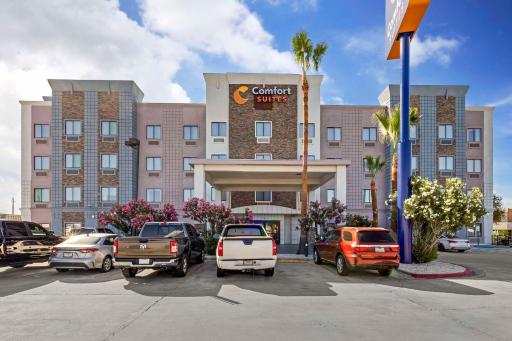 AmeriK Suites Laredo Behind Mall Del Norte - Housity