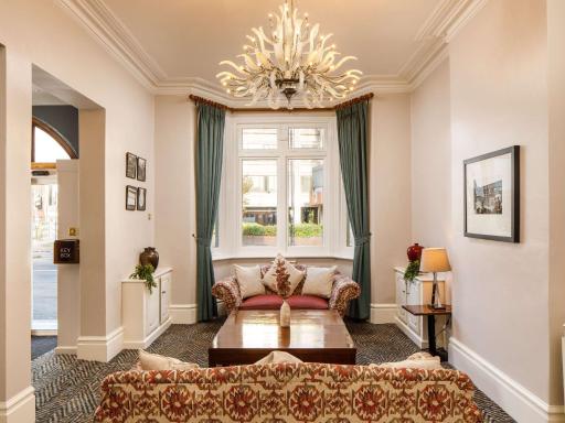 Mercure London Staines-upon-Thames Hotel - Housity