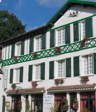 Hotel Au Petit Béarn - Housity