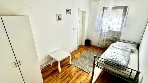 Hostel10 - Top Unterkunft in Hockenheim - Housity