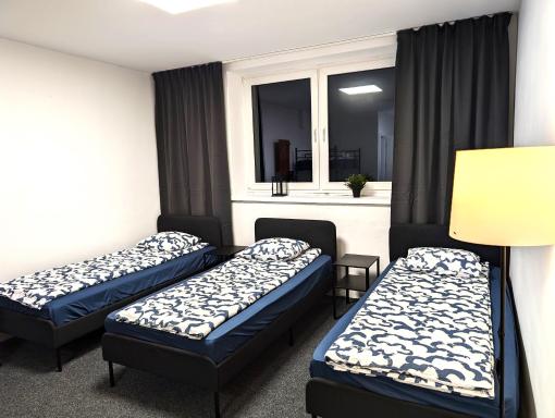 Baraczek Lotnisko Leszno - Housity