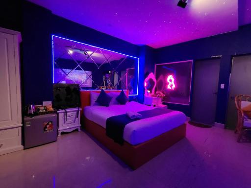 Ngan Pho Studio & Love Hotel - Housity