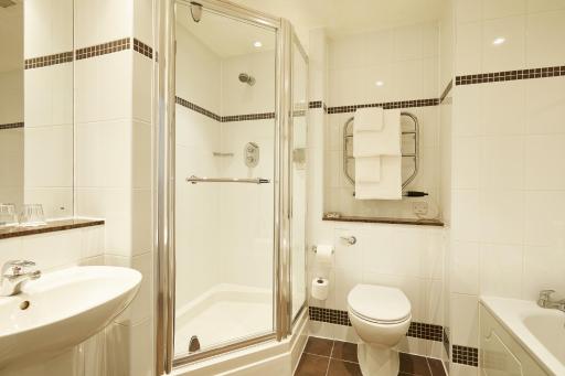 Macdonald Hill Valley Hotel, Golf & Spa Resort - Housity