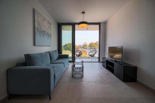 Avenue 102 1 bedroom apartment - Housity