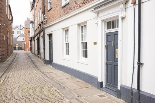 Spirit of Prince Street Hull Old Town - Housity