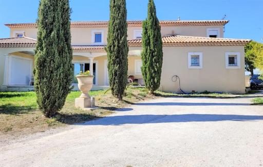 Stunning Apartment In Loupian - Housity
