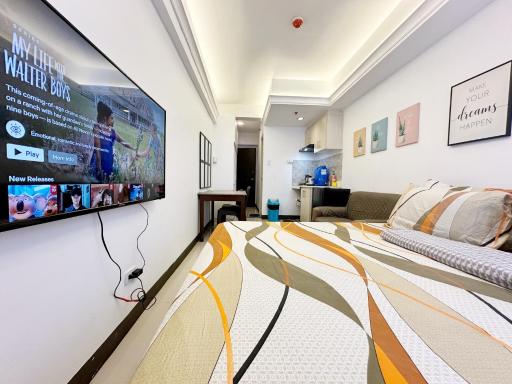 King Bed Suite at Pine Crest #T3-439 near Mall - Housity