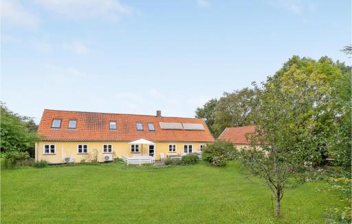Holiday Home Vejby Strand With Shower And Fireplace - Housity