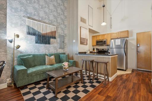 Sleeps 6! 2 Bedrm, Gym, Close to Major Attractions - Housity