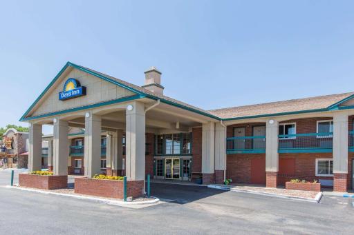 Days Inn by Wyndham Hays - Housity