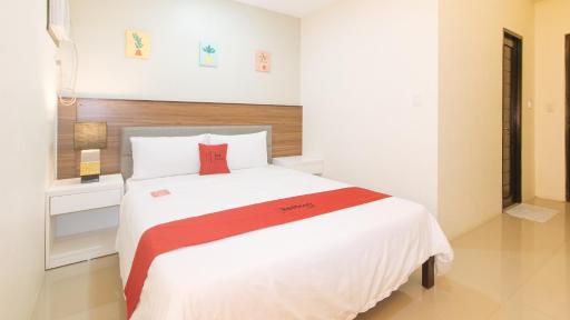RedDoorz @ Leoncia Apartelle Mandaue City - Housity