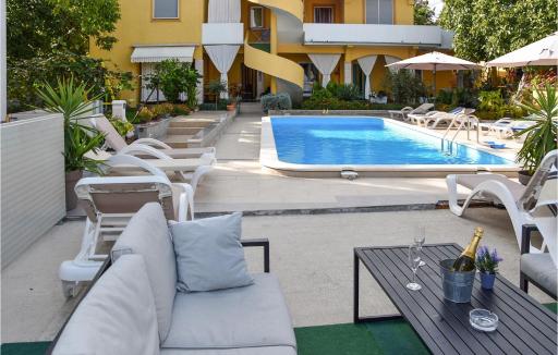 Awesome Apartment In Pakostane With Wifi - Housity