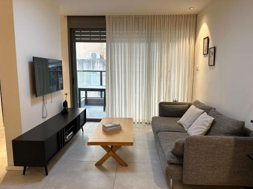 Family Apartment By IsrApart - Housity