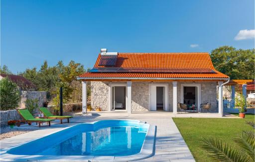 Nice Home In Puljane With Wifi - Housity