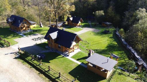 Niedźwiedzia Dolina - Housity