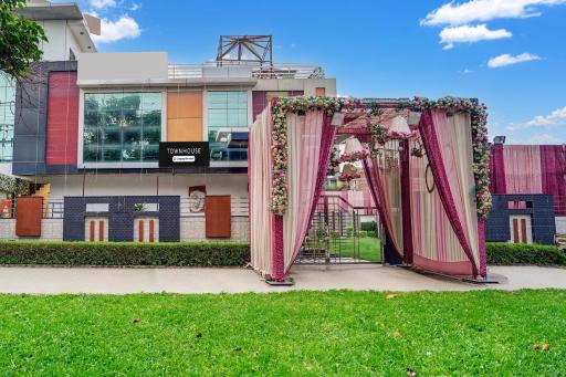 FabHotel Shree Pushpraj - Housity