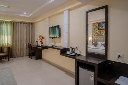 Hotel City Square By KeyMagics - Housity