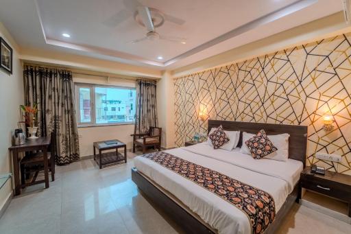 Hotel City Square By KeyMagics - Housity