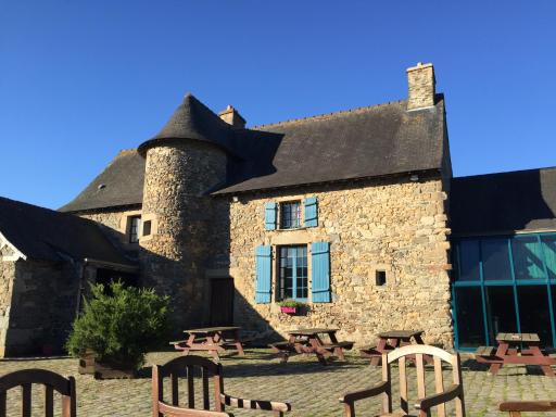 Auberge de Jeunesse HI Saint-Brieuc - Housity