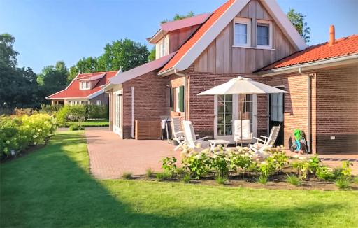 Amazing Home In Hoge Hexel With Kitchen - Housity