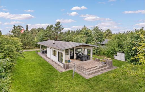 Four-Bedroom Holiday Home In Juelsminde - Housity