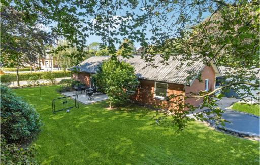 Beautiful Home In Varde With Kitchen - Housity