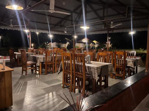 WOW STAYZ2 Pachmarhi Foothill Cottages - Housity