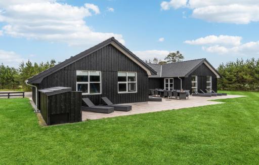 Awesome Home In Jerup With Kitchen - Housity