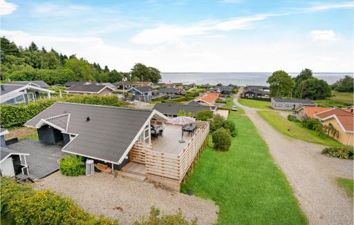 Beautiful Home In Bjert With Wifi - Housity