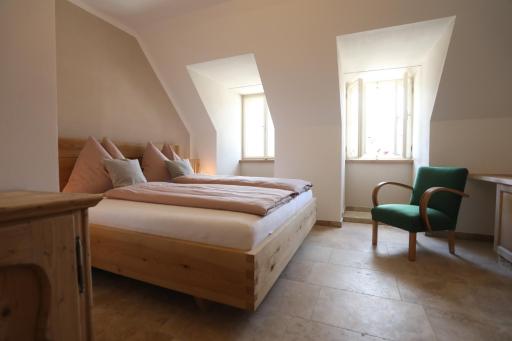 Gutshaus 1250 - Hotel mit Innenhof am Bach - Housity