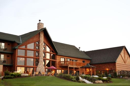 Crooked River Lodge - Housity