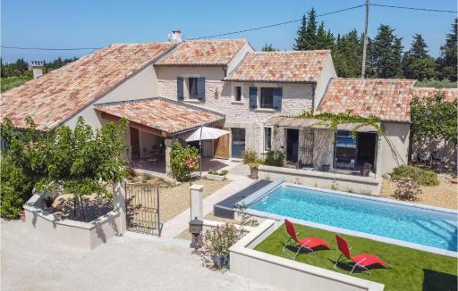 Awesome Home In Violes - Housity