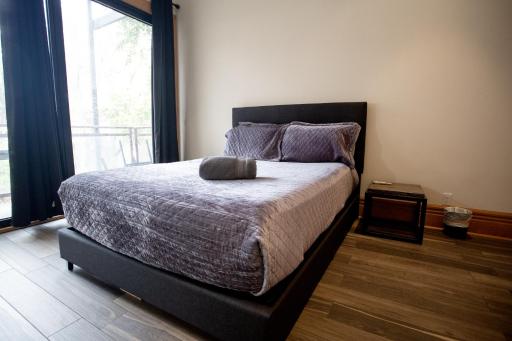 Spacious Downtown Montreal Apartment, 4BR-2BA,Free Wifi - Housity