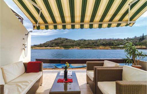 Two-Bedroom Holiday Home In Opuzen - Housity