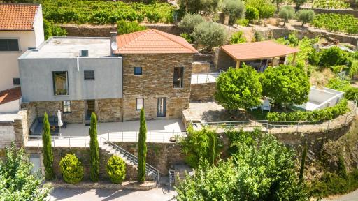 Soalheira Douro House - Housity
