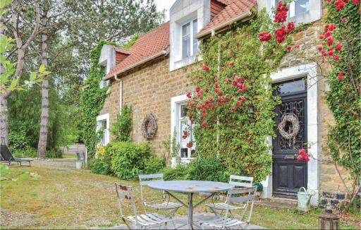 Lovely Home In Carly With Wifi - Housity